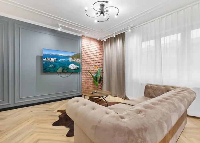 Retro Luxury 1Br Apt
